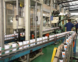 linhas de produção de latas de aerossol